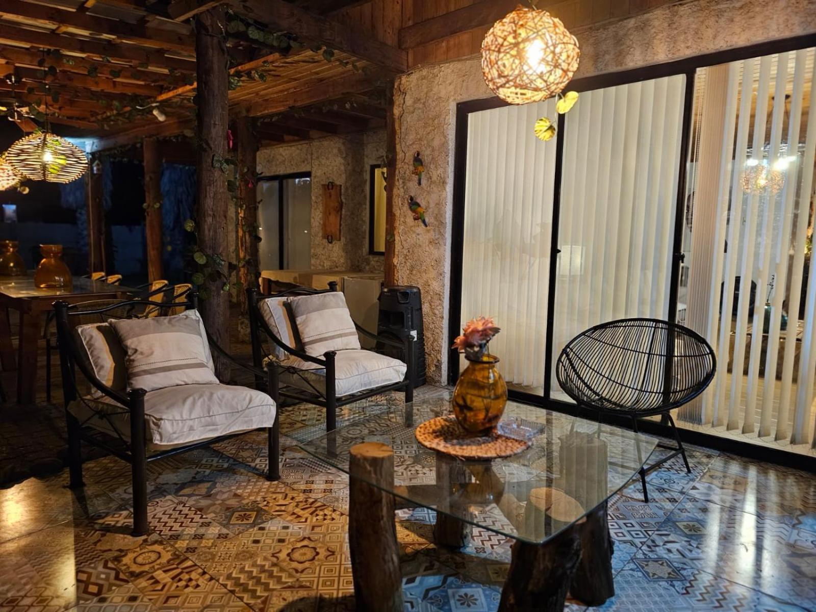 Homestay Con Piscina En Tinguiririca